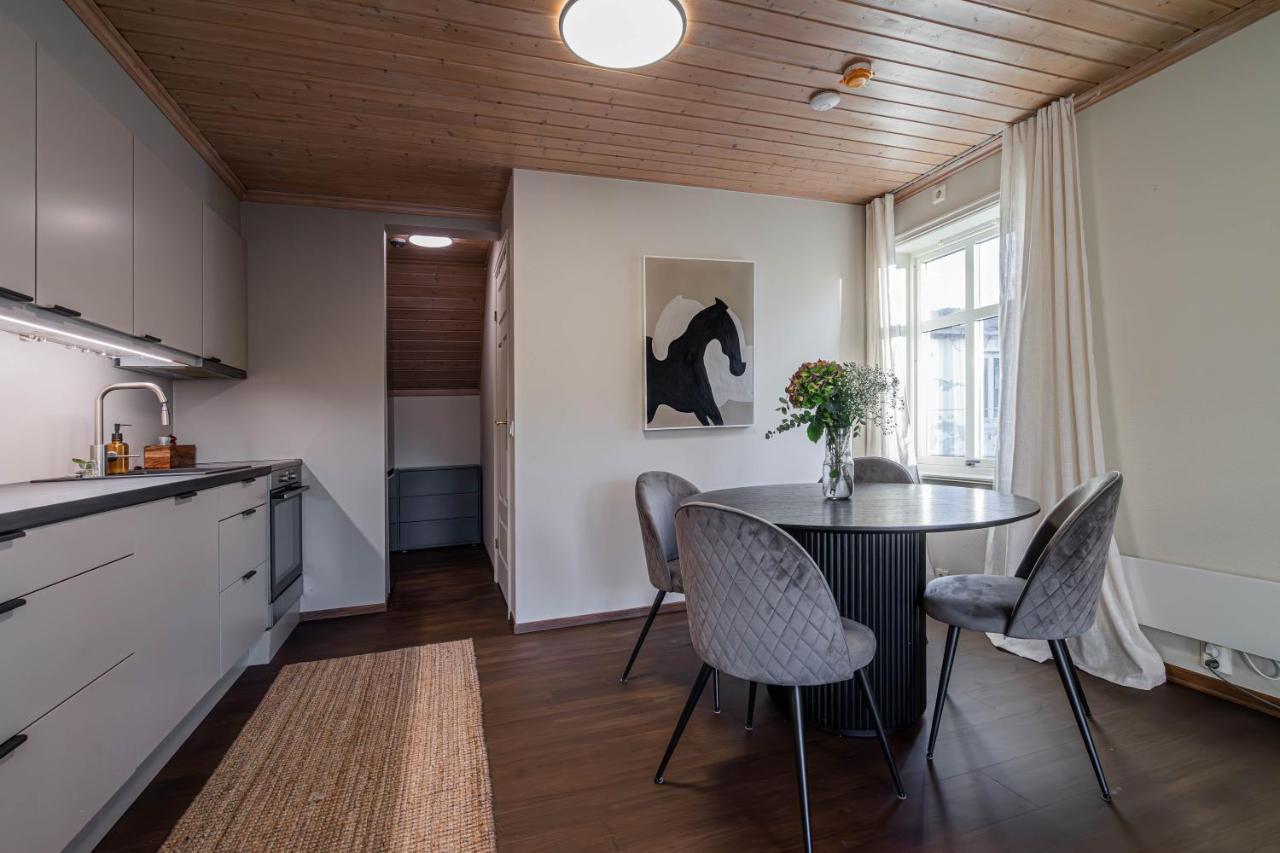 Charming And Bright Apartment In Alesund City Exterior foto